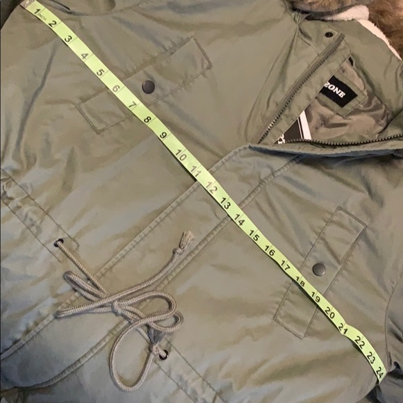 North Zone olive stadium length jacket, new - Picture 9 of 11